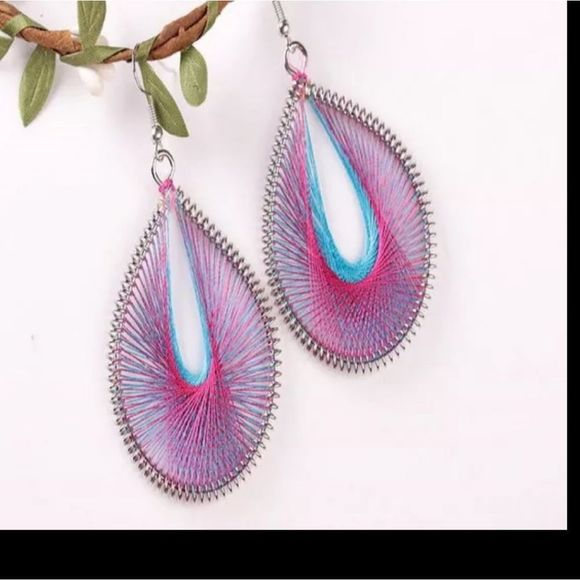 Sterling Silver and silk thread spun boho hand crafted stunning earrings… - Picture 2 of 3